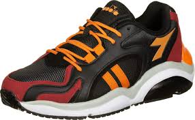 Diadora WHIZZ 370: Tu Compañero Ideal para el Día a Día