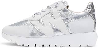 Wonders Deportivas Plata para Mujer - Comodidad y Estilo en Cada Paso