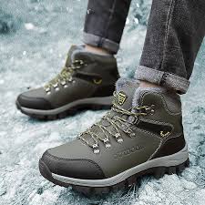 Calzado Impermeable para Hombre: Ideal para Escalada y Actividades al Aire Libre