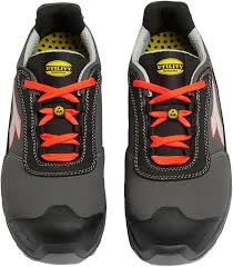 Zapatos de Seguridad Diadora: Protección y Estilo en el Trabajo